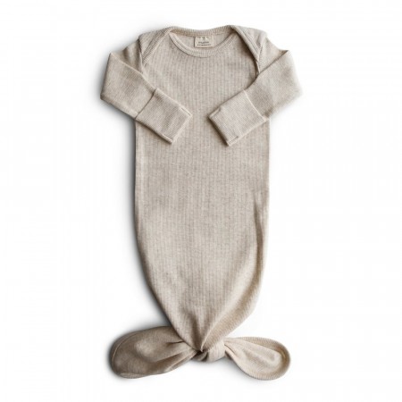 Ribbed knotted baby gown, beige melange, Mushie